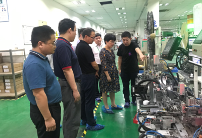 茅箭區(qū)領導化身“店小二”高效招商 四天跨四省考察十項目，文具產(chǎn)業(yè)成重點